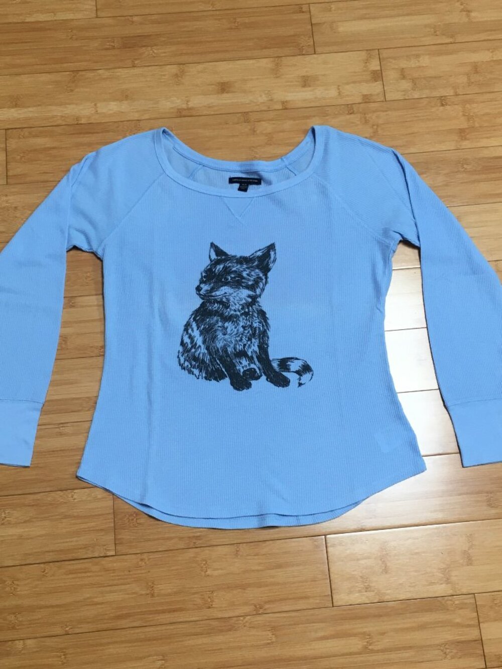 EUC American Eagle Light Blue Wolf Graphic Thermal Shirt